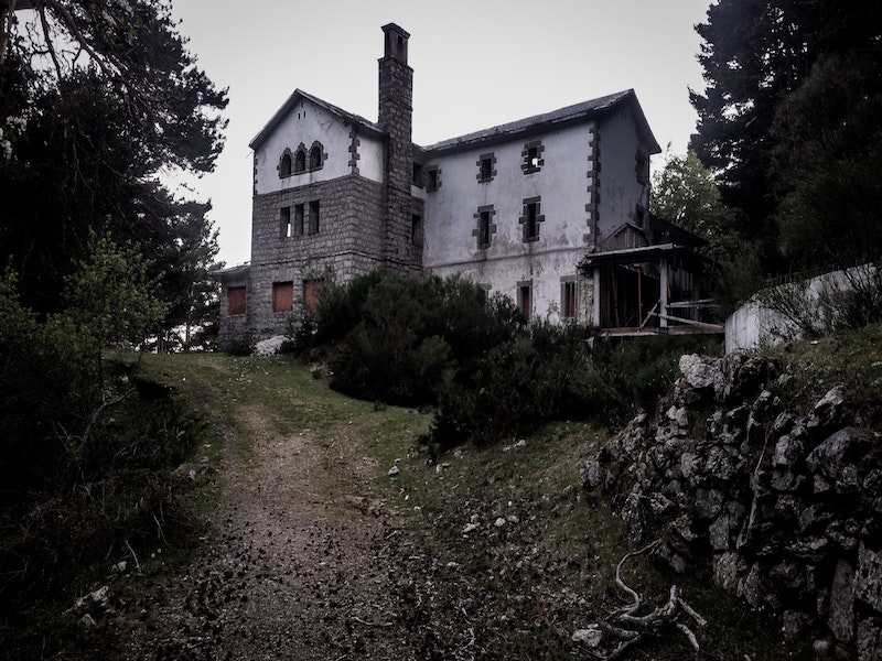 abandoned-abandoned-building-architecture-750319